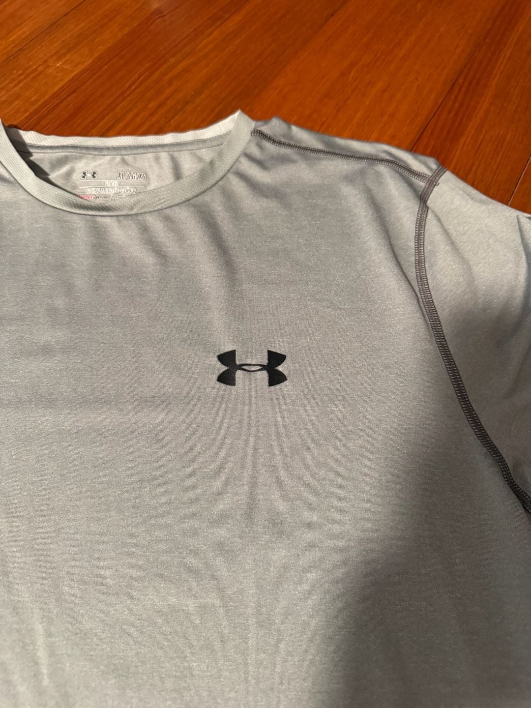 Under Armour HeatGear T-Shirt Size XL Gray Athletic Fitted 3