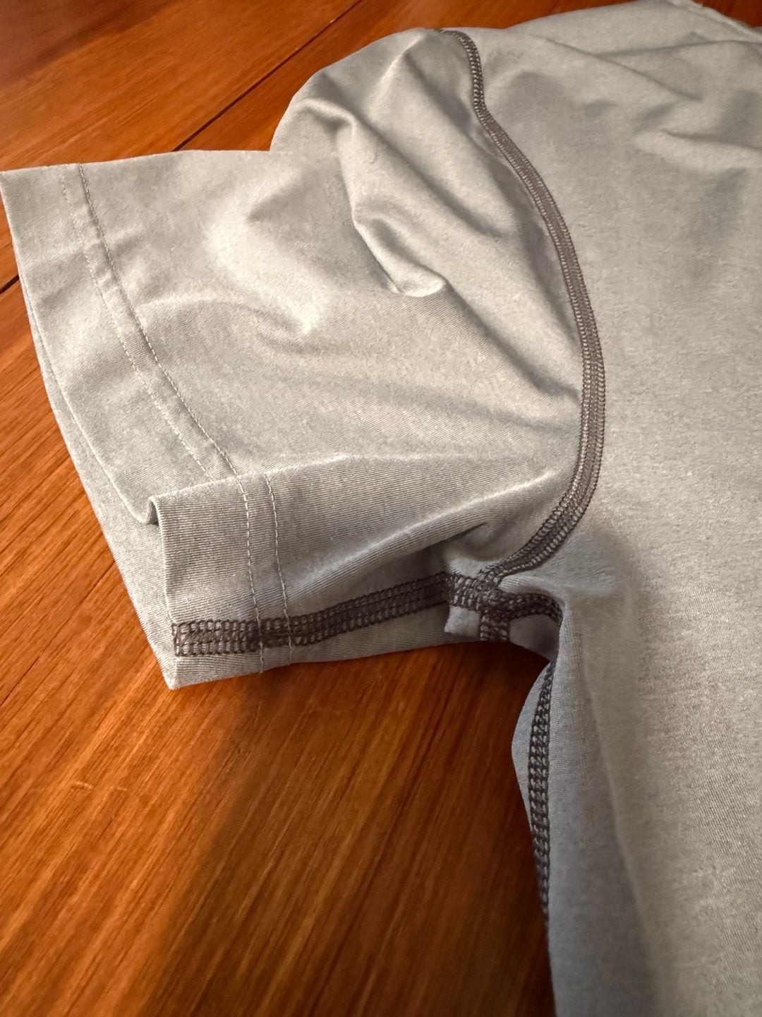 Under Armour HeatGear T-Shirt Size XL Gray Athletic Fitted 8