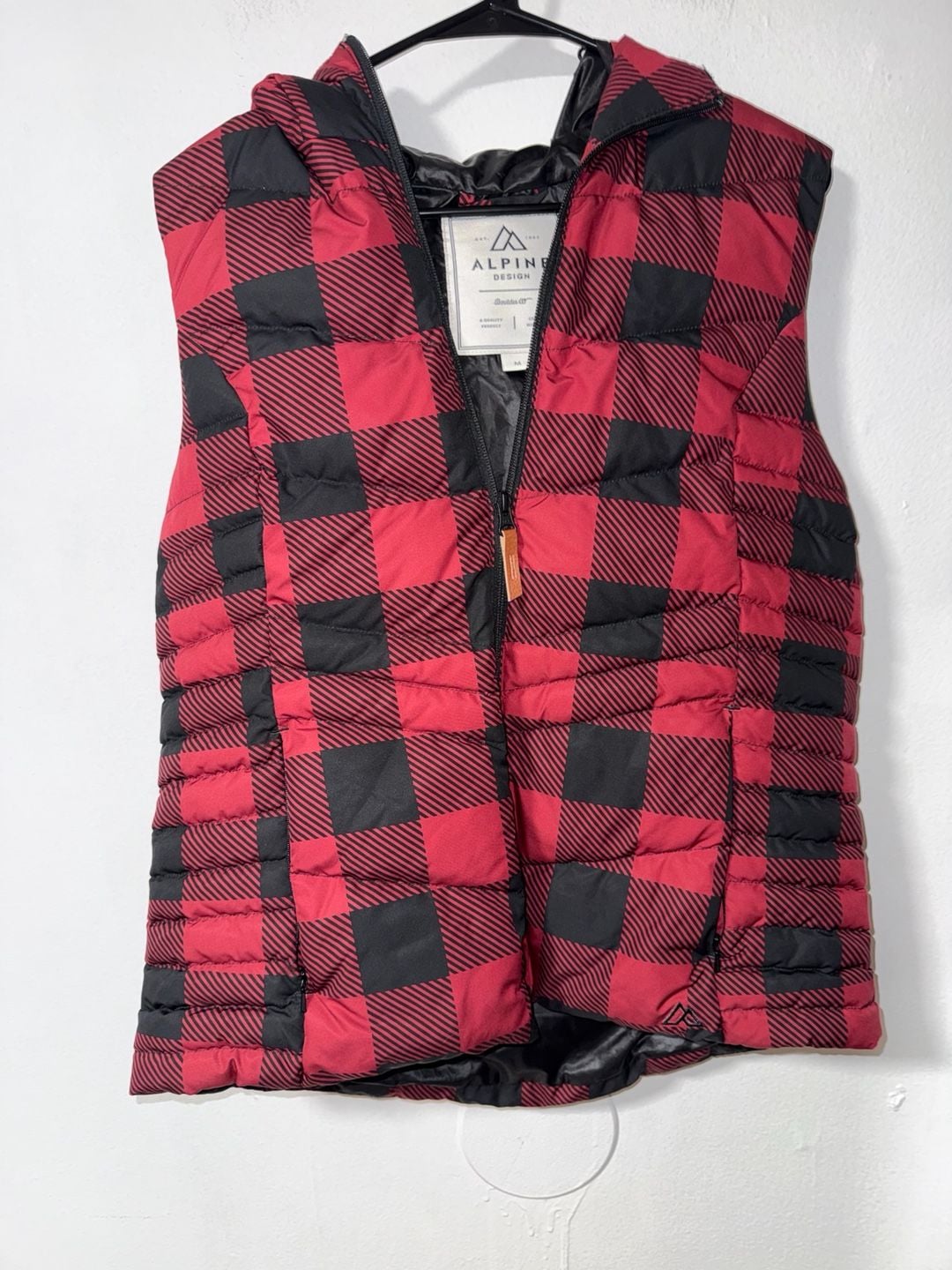 Alpine Design Puffer Vest Size M Red Black Buffalo Check 2