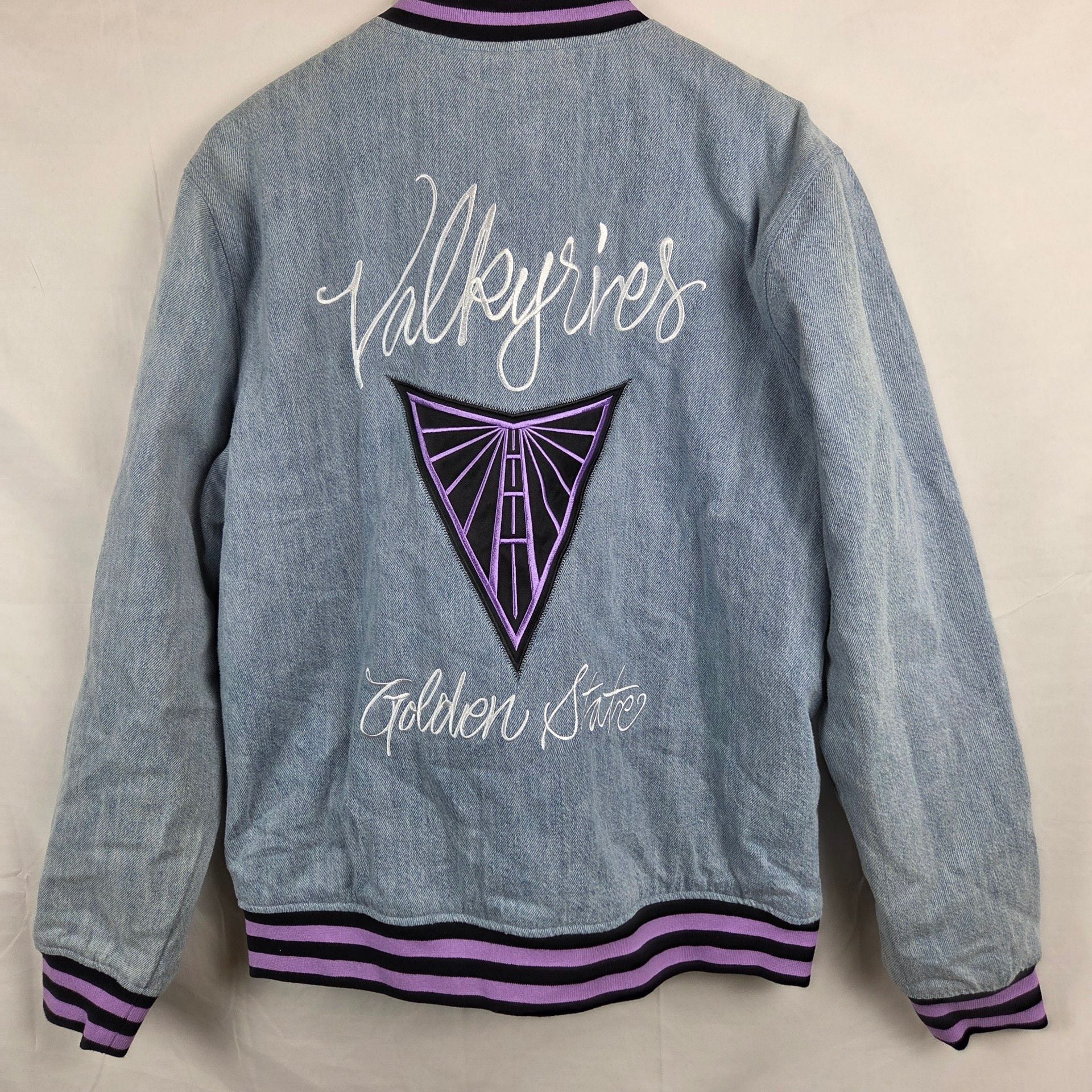 WNBA Golden State Valkyries Denim Bomber Jacket The Wild Collection Size M NWT 4