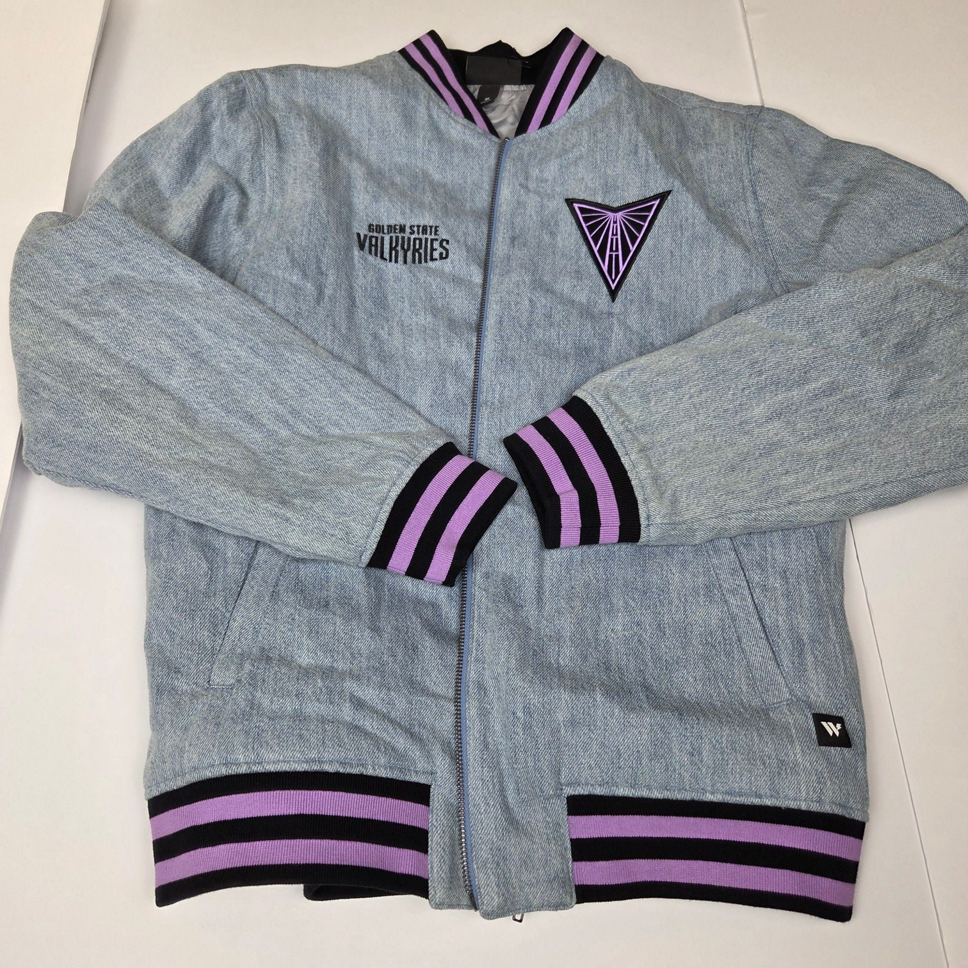 WNBA Golden State Valkyries Denim Bomber Jacket The Wild Collection Size M NWT 10