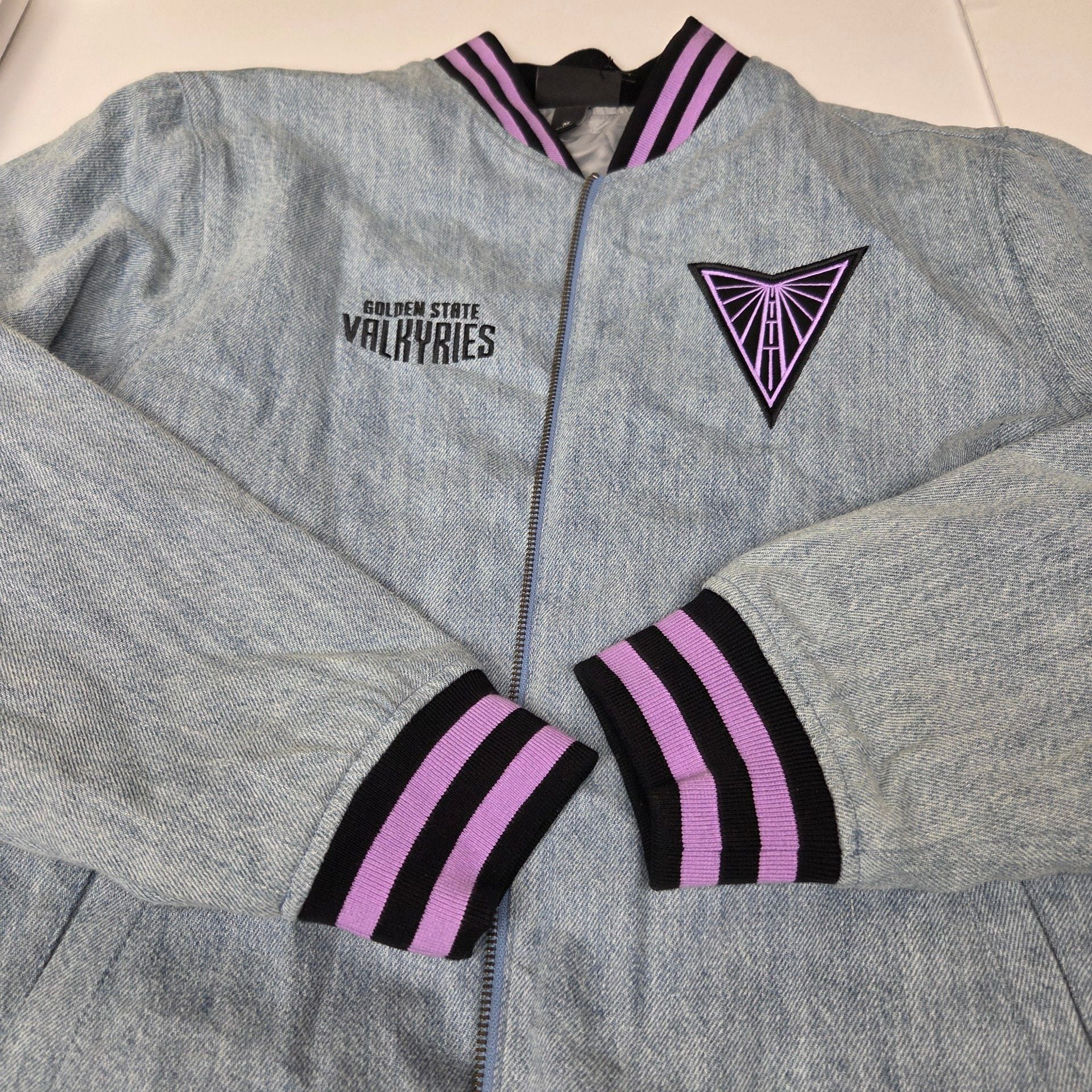 WNBA Golden State Valkyries Denim Bomber Jacket The Wild Collection Size M NWT 11