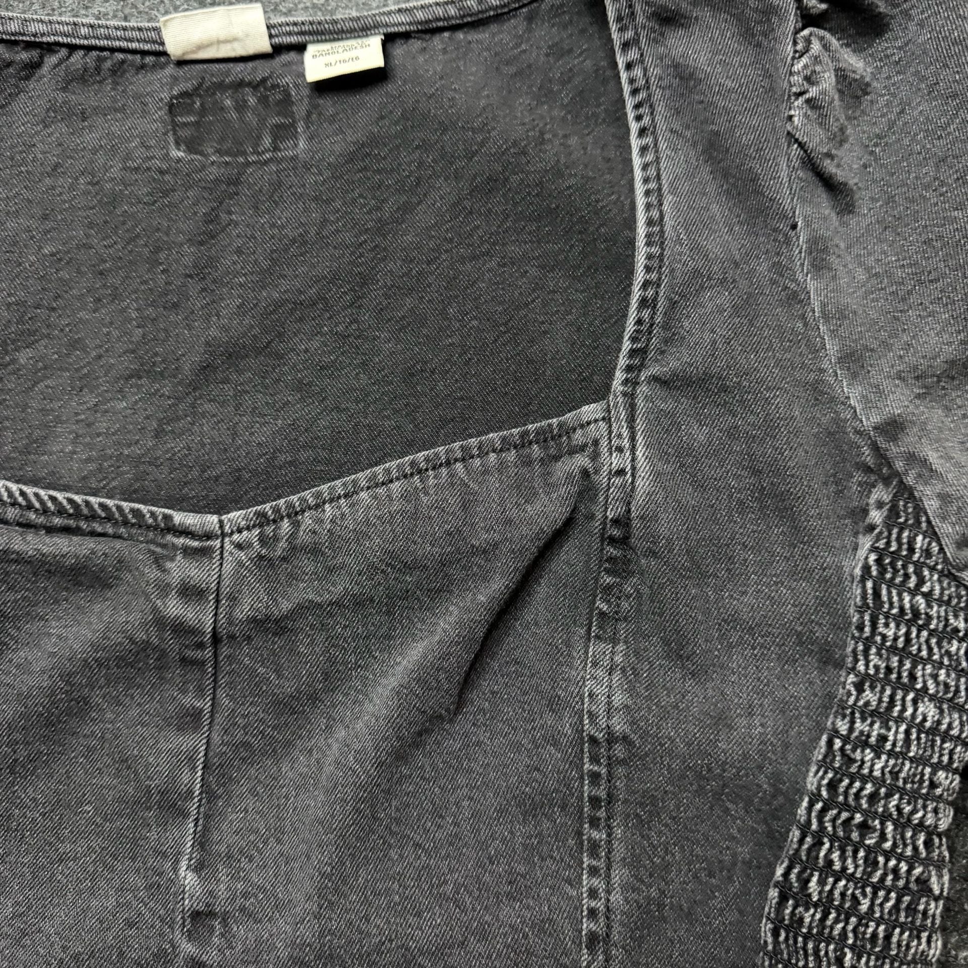 Levi's Denim Blouse Top Size XL Black Acid Wash Smocked Long Sleeve 3