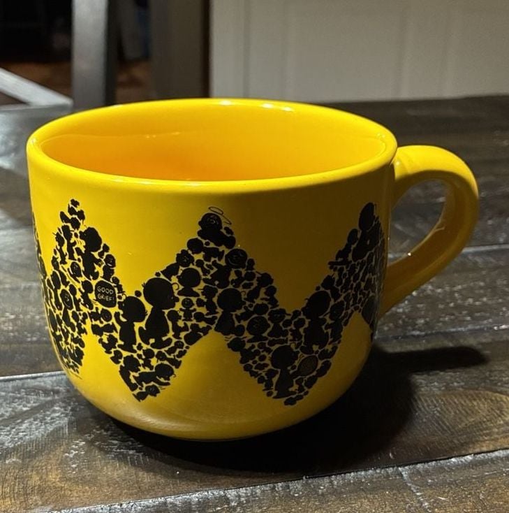 Peanuts Charlie Brown 20 Oz Ceramic Soup Mug Yellow Zigzag Art 1