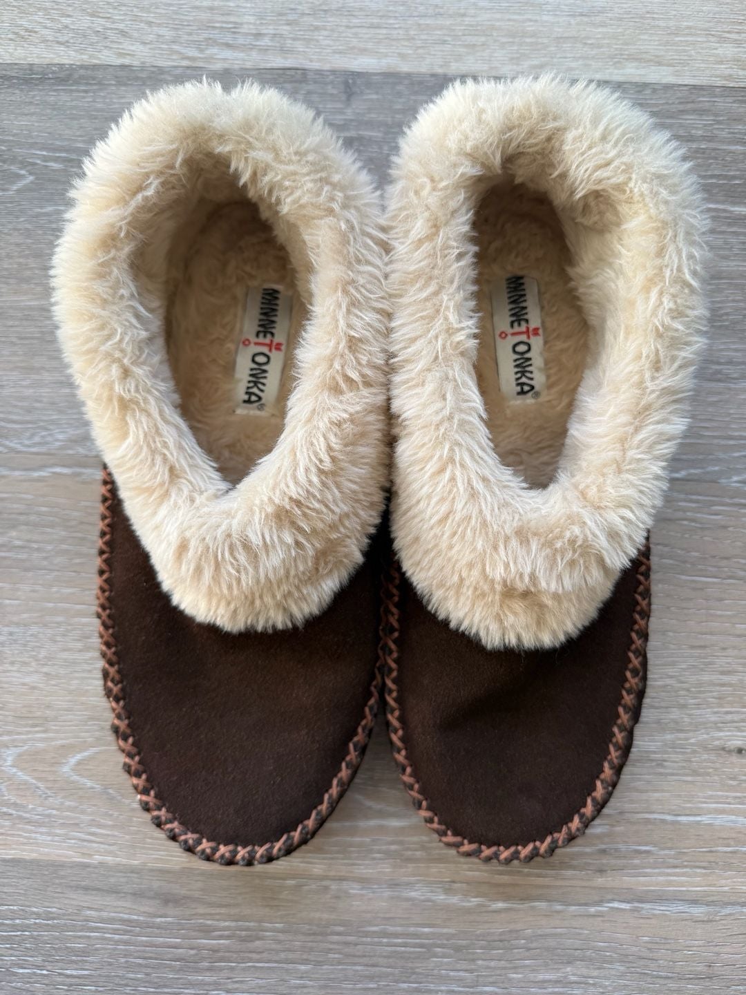 Minnetonka Moccasin Slippers Size 10 Brown Suede Faux Fur 4