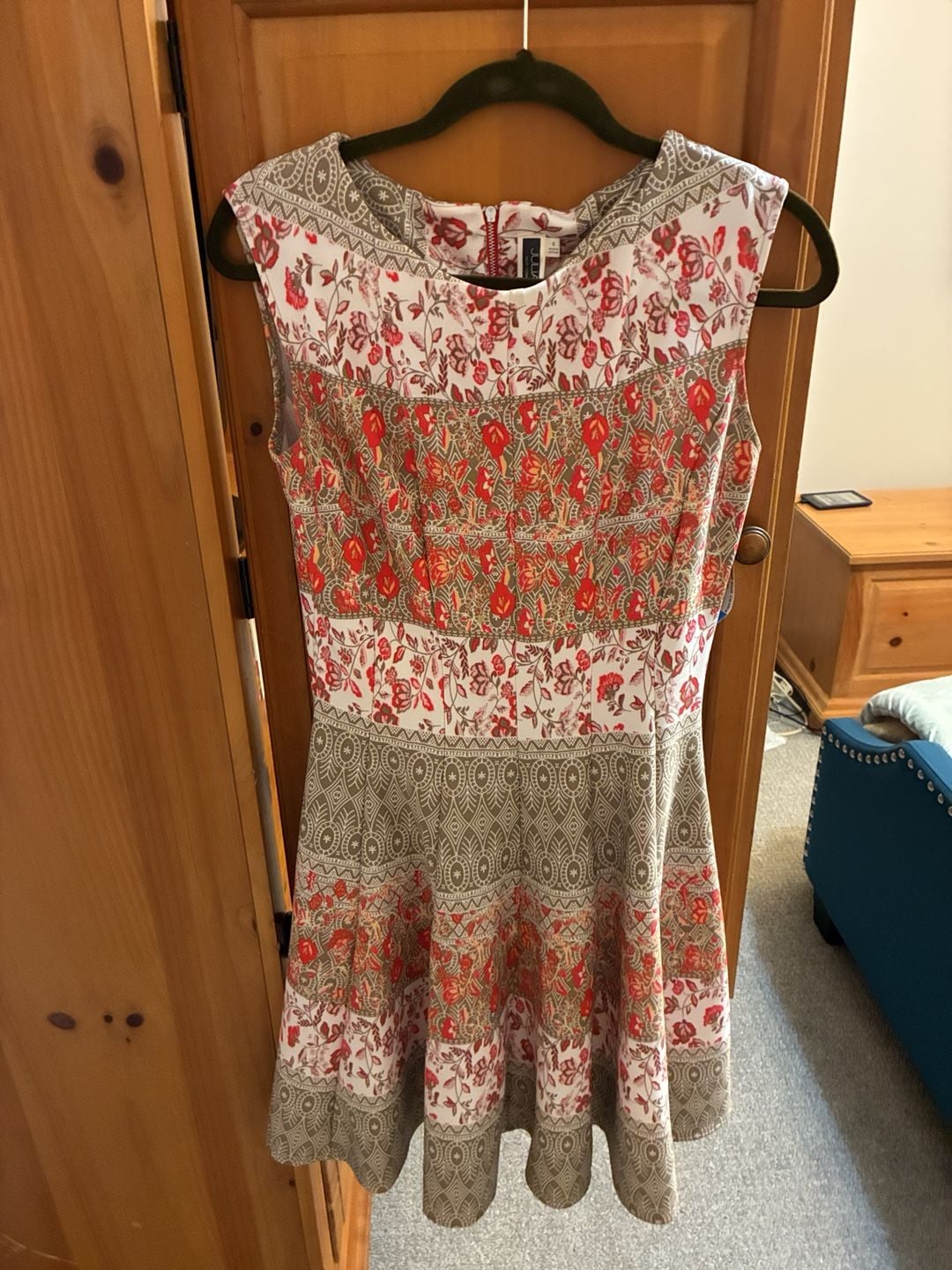Julian Taylor Dress Size 6 Floral Fit and Flare 2