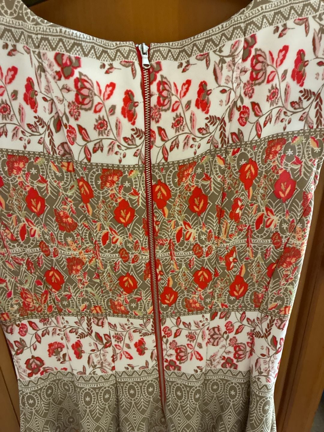 Julian Taylor Dress Size 6 Floral Fit and Flare 5