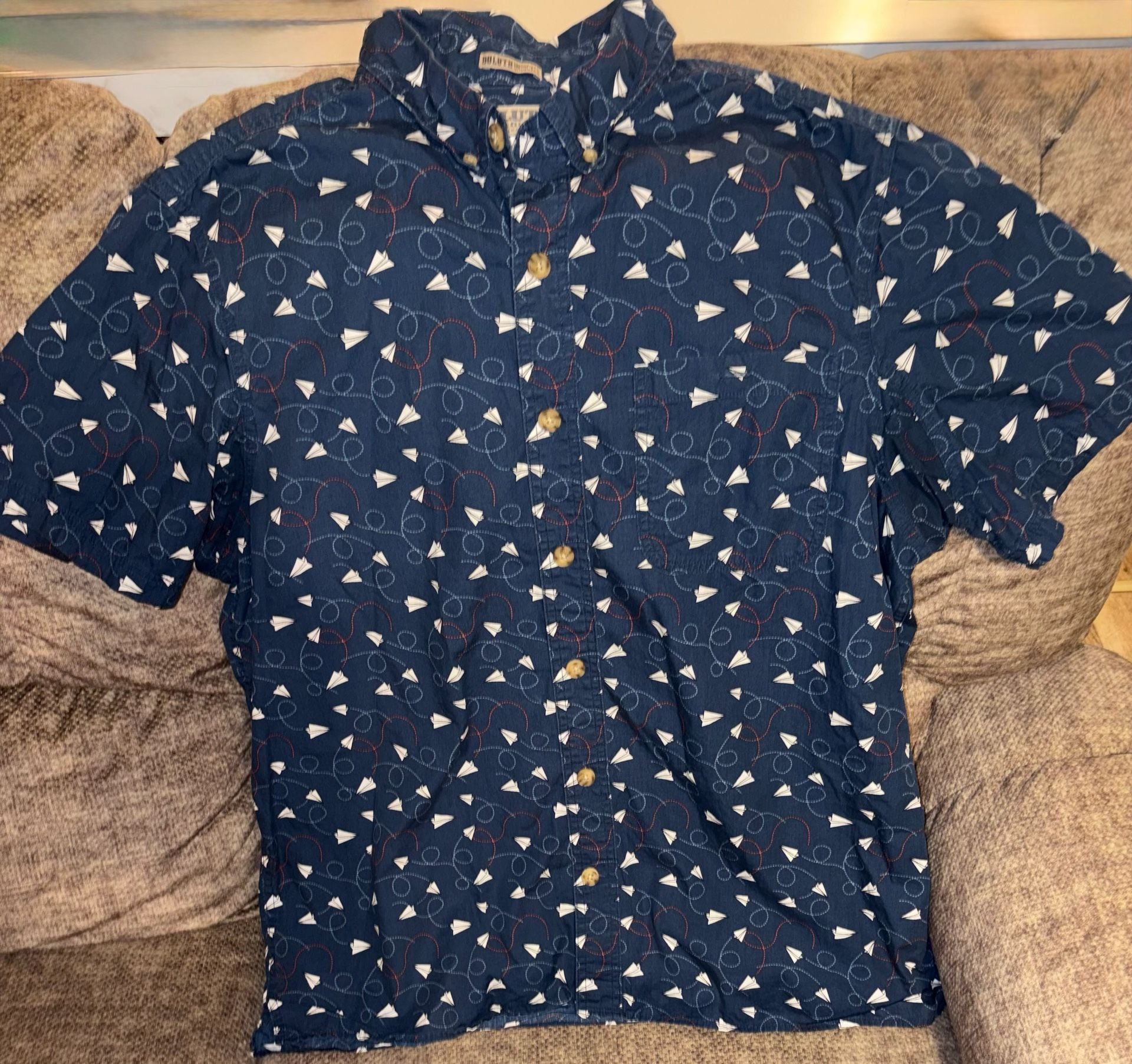 Duluth Trading Co Untucked Short Sleeve Shirt Size XL Blue Paper Airplanes 2