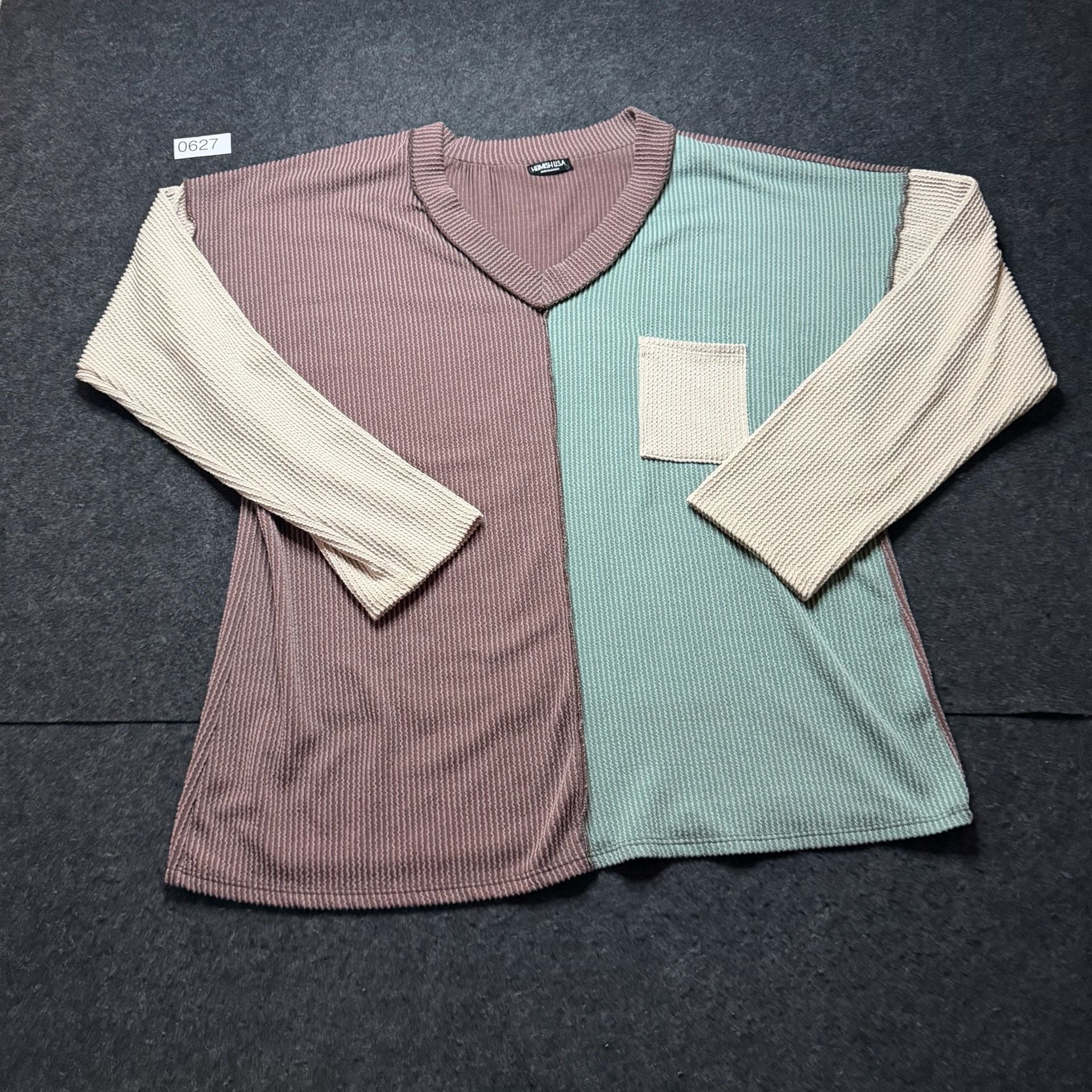 Heimish USA Colorblock V-Neck Waffle Knit Top Size L Long Sleeve Pocket 2