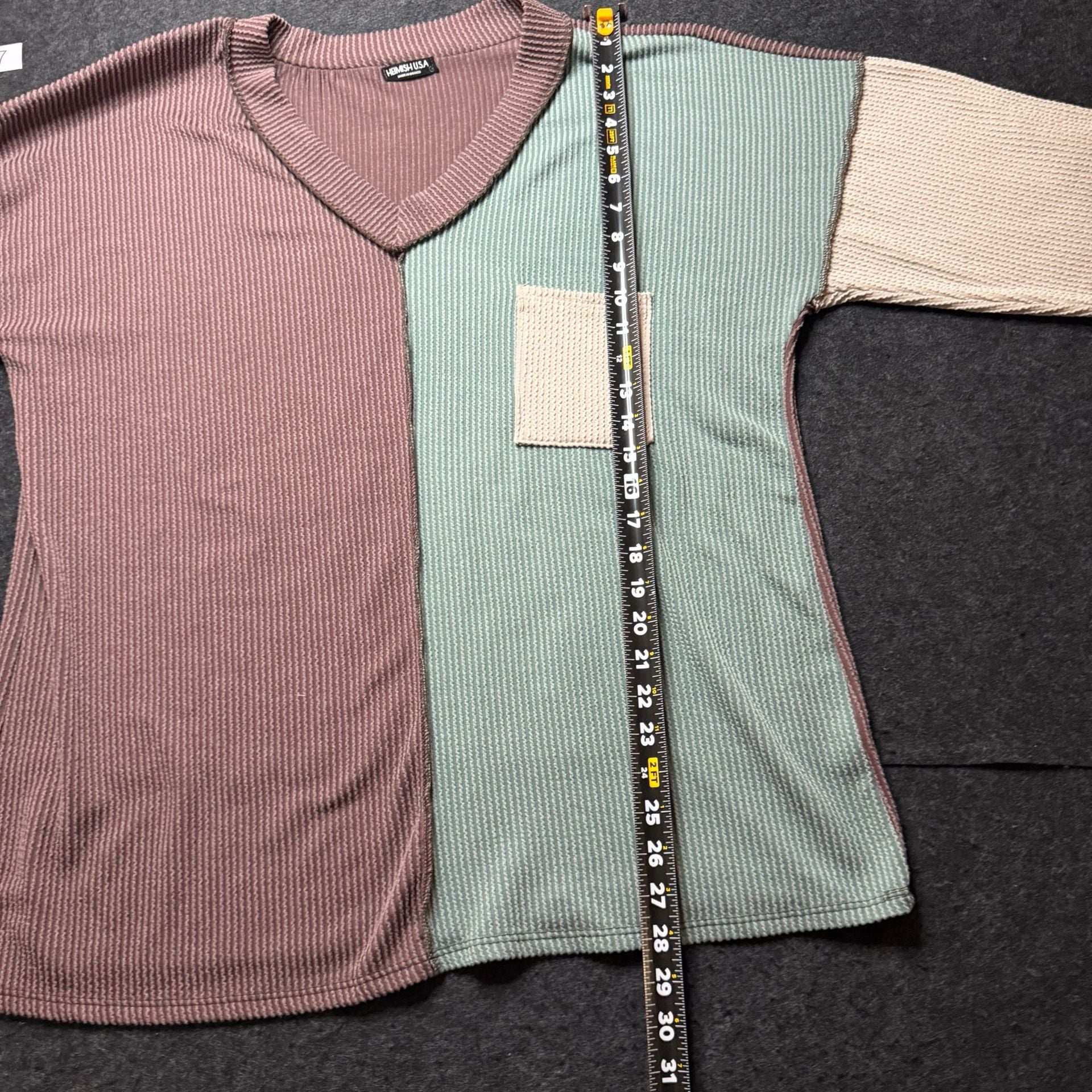 Heimish USA Colorblock V-Neck Waffle Knit Top Size L Long Sleeve Pocket 5