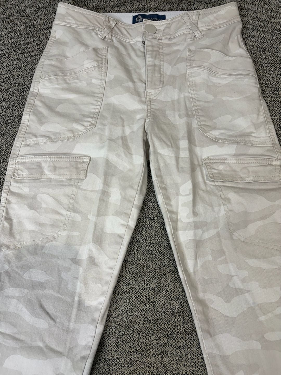 121-Democracy Ab-Solution Cargo Pants Size 4 Beige White Camo 4