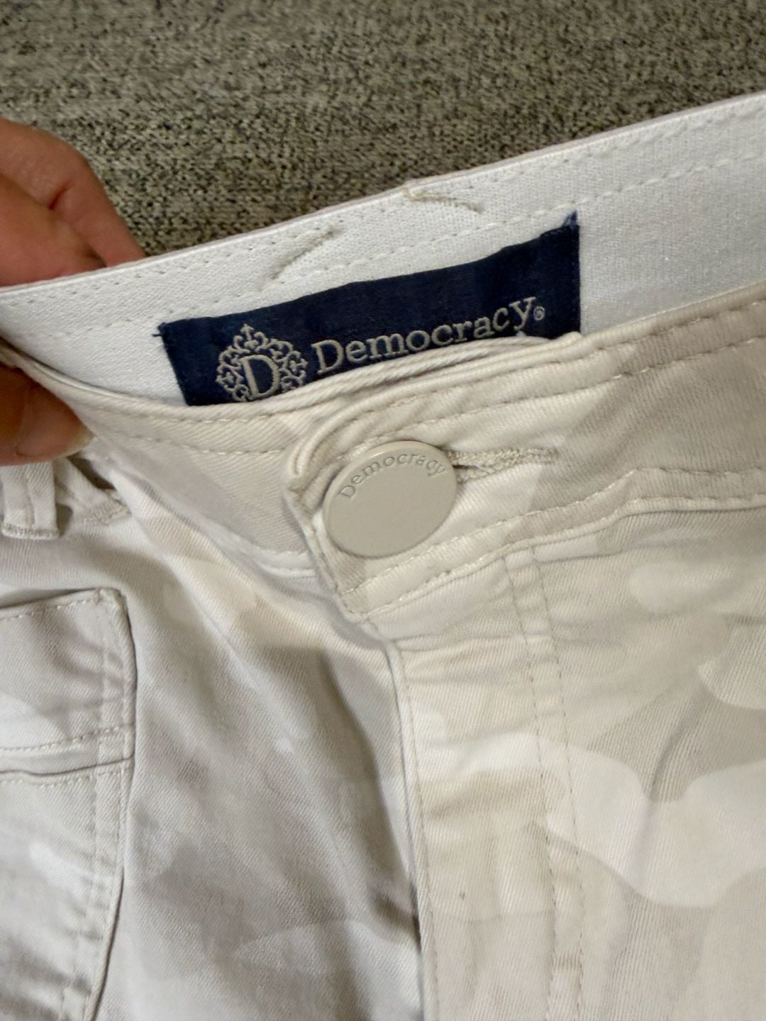 121-Democracy Ab-Solution Cargo Pants Size 4 Beige White Camo 6