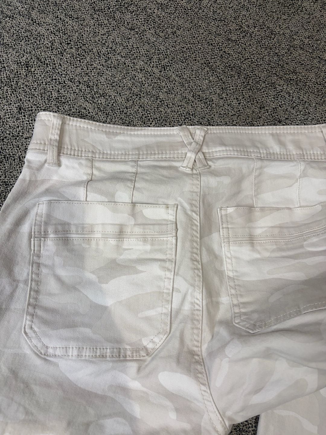 121-Democracy Ab-Solution Cargo Pants Size 4 Beige White Camo 9