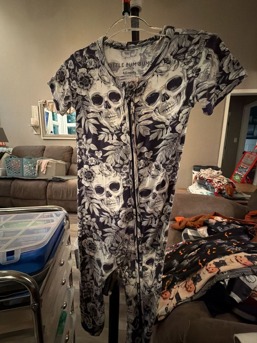 Little Bum Bums Short-Sleeve Size 9-12 Months Black White Floral Skull Romper 2