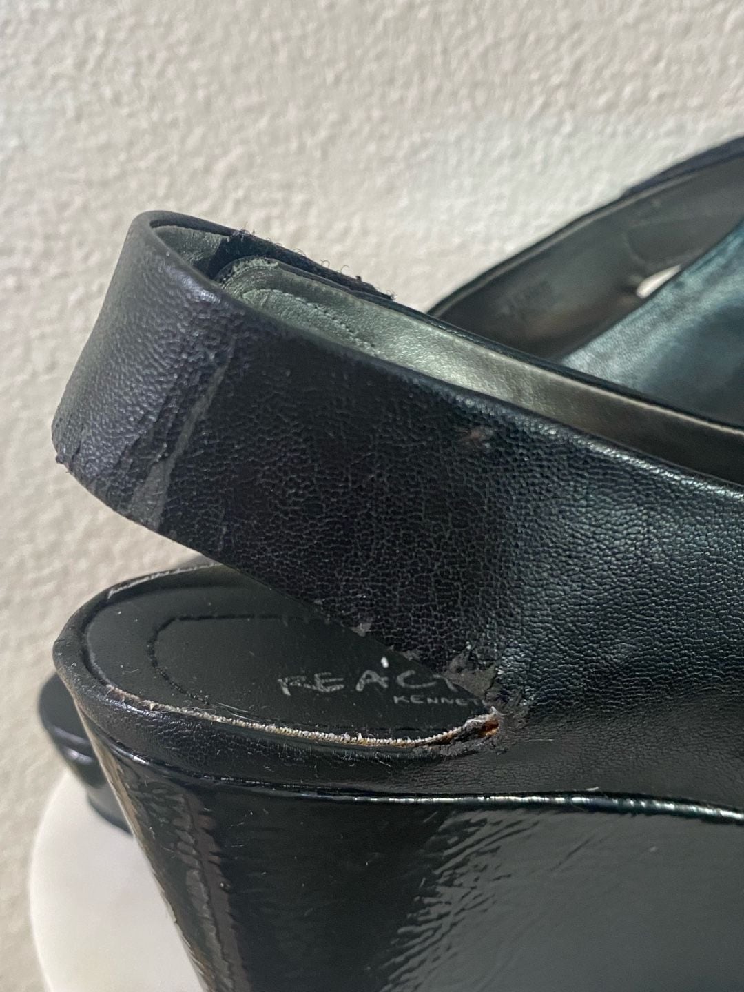 Kenneth Cole Reaction Wedge Sandals Size 7.5 Black Platform Peep Toe 8