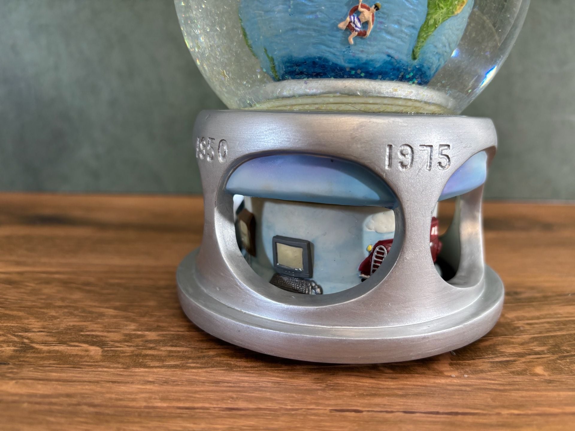 Vintage Lord & Taylor The Millennium Snow Globe 6