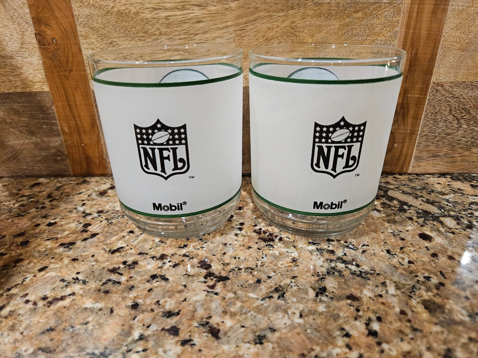 Vintage 1980s New York Jets NFL Mobil Frosted Drinking Glasses Set of 2 12 Oz 2