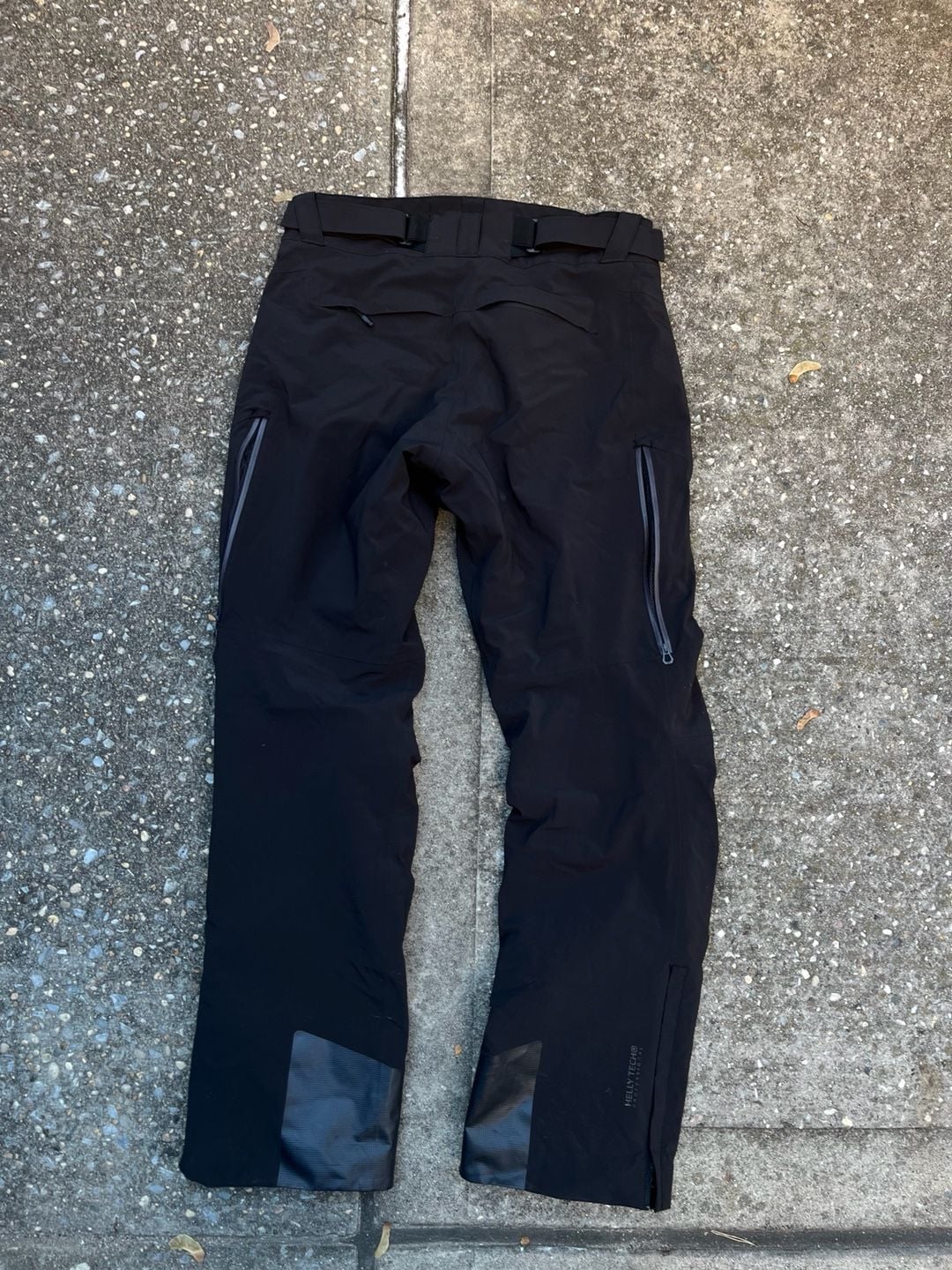 Helly Hansen Ski Snow Pants Size L Black Waterproof uInsulated men’s  9