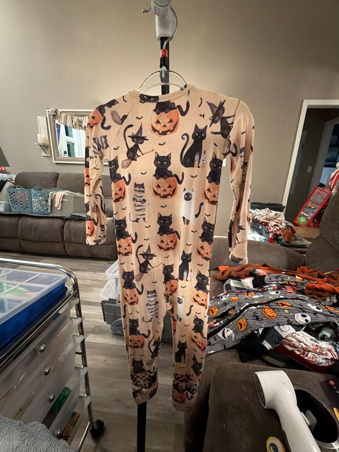 Bums & Roses Zip Sleeper Size 9-12 Months Halloween Black Cat Pumpkin 4