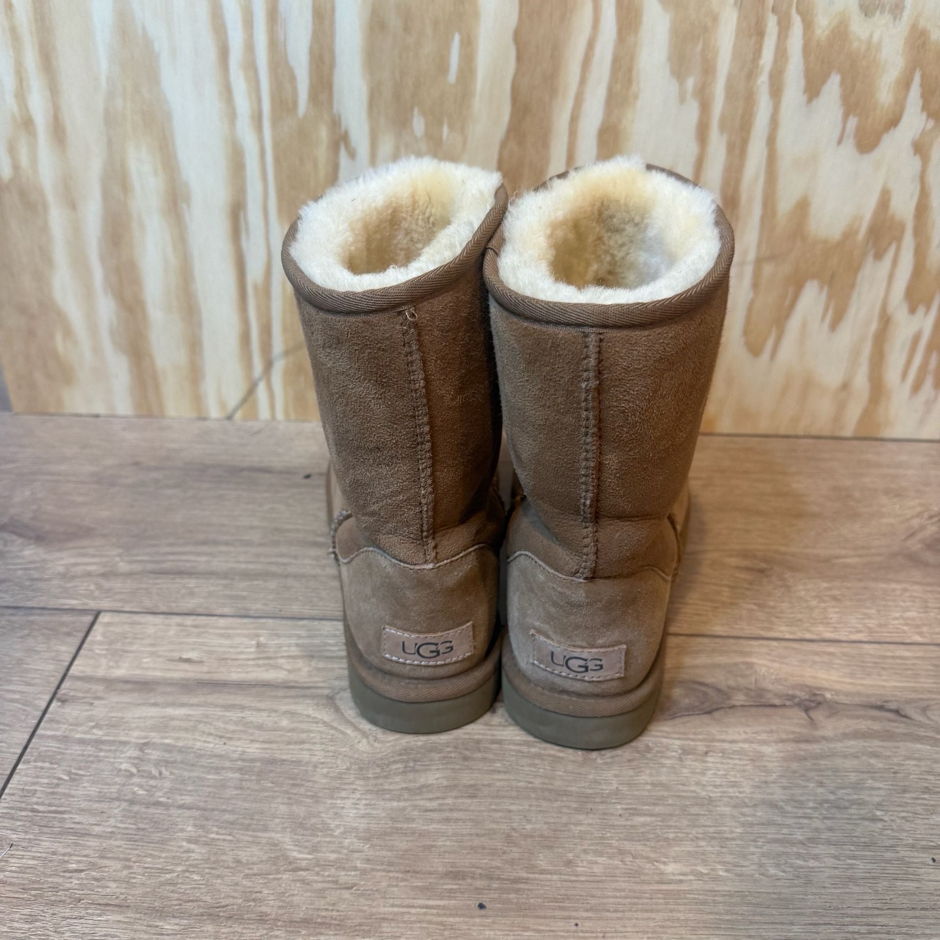 Ugg Classic Short Boots Size 8 Chestnut Brown Suede 3