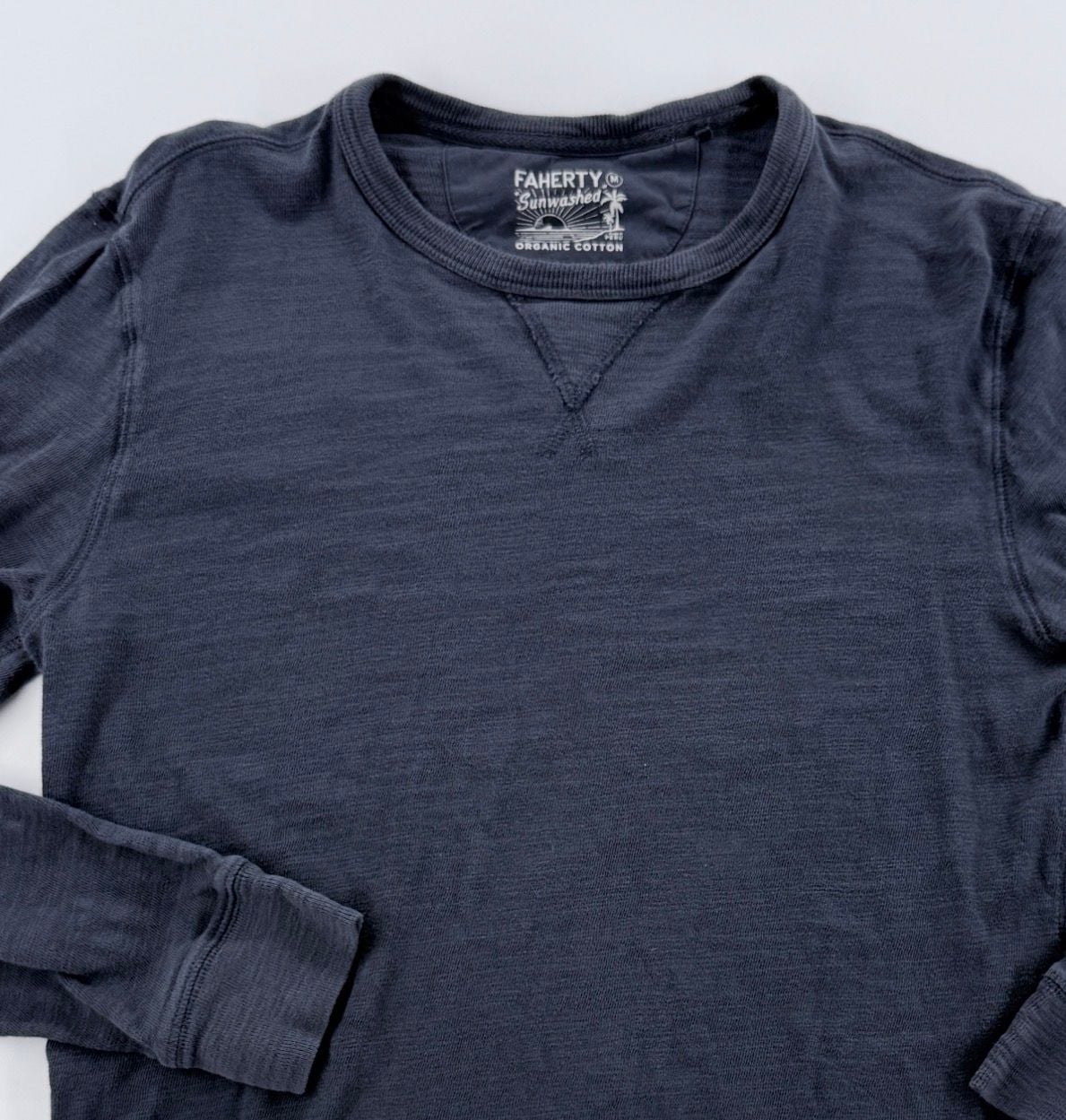 Faherty Sunwashed Long Sleeve Crewneck Shirt Size M Blue Organic Cotton 2