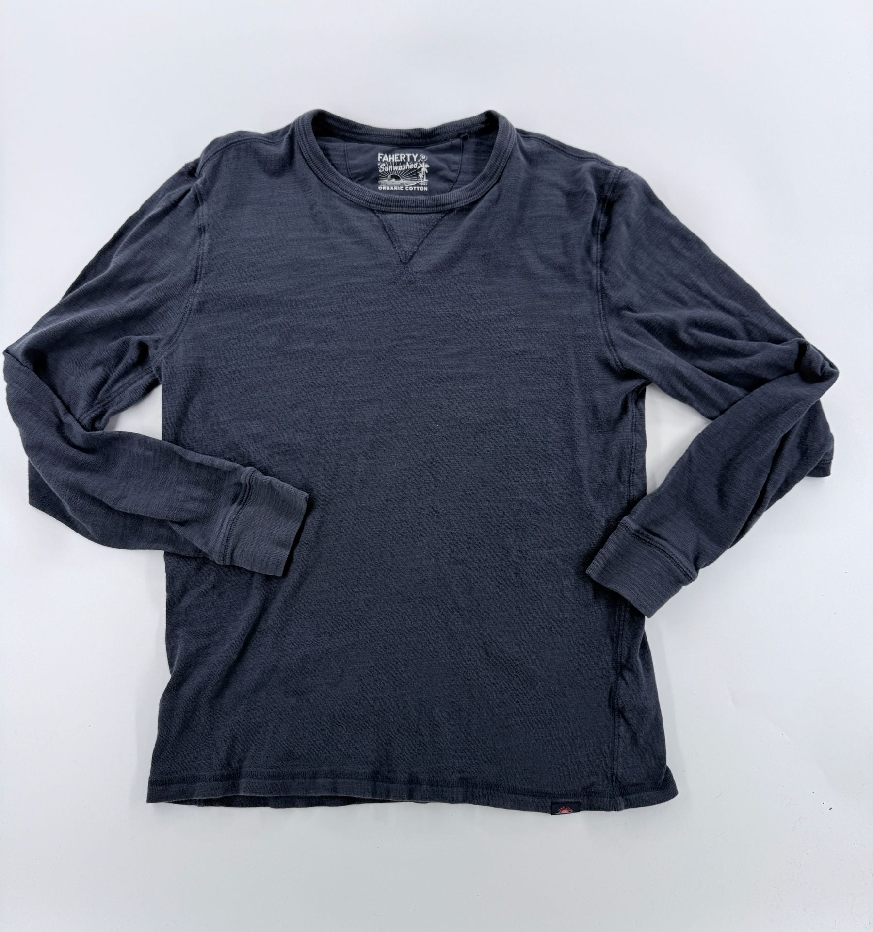 Faherty Sunwashed Long Sleeve Crewneck Shirt Size M Blue Organic Cotton 3