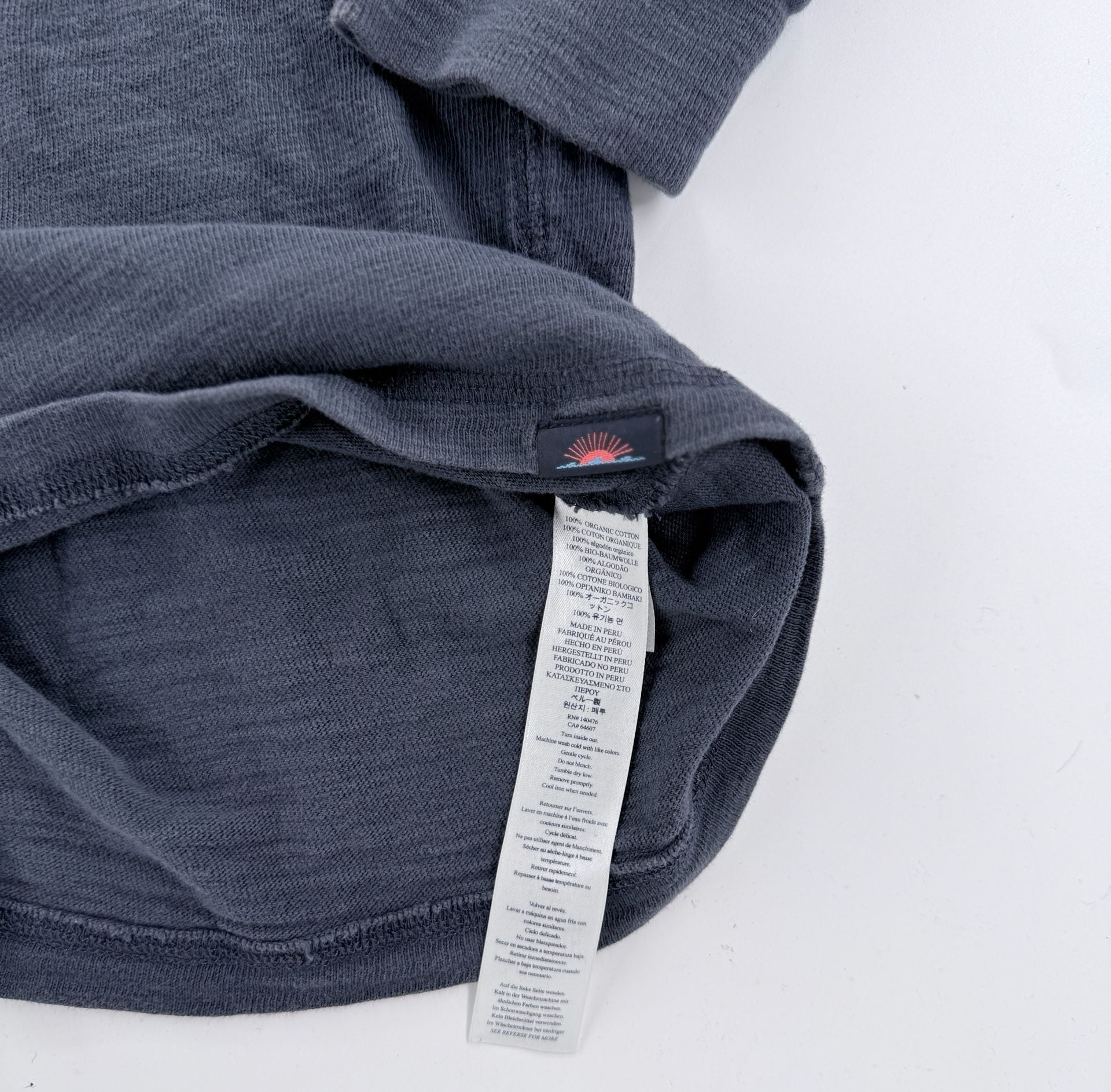 Faherty Sunwashed Long Sleeve Crewneck Shirt Size M Blue Organic Cotton 6