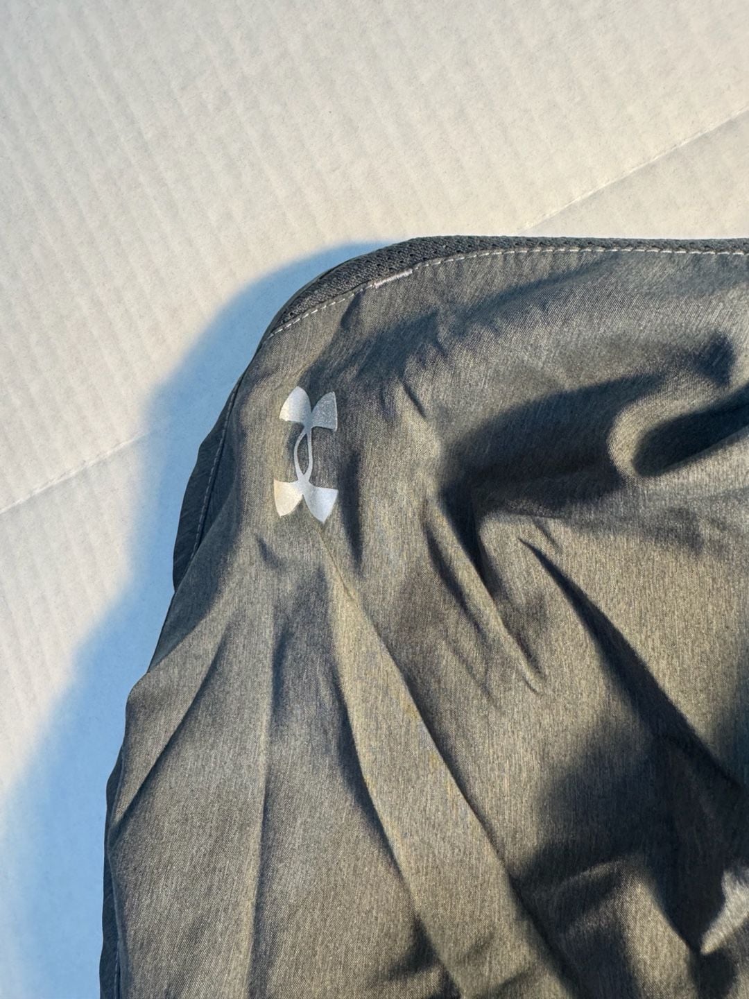 Under Armour HeatGear Shorts Size XL Gray Running 6