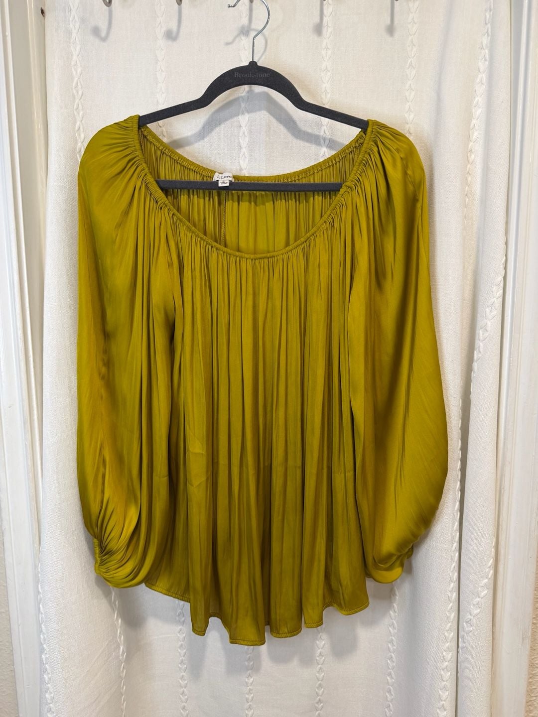 I Love Women’s Large Olive Green Satin Blouse Balloon Sleeve Peasant Top 2