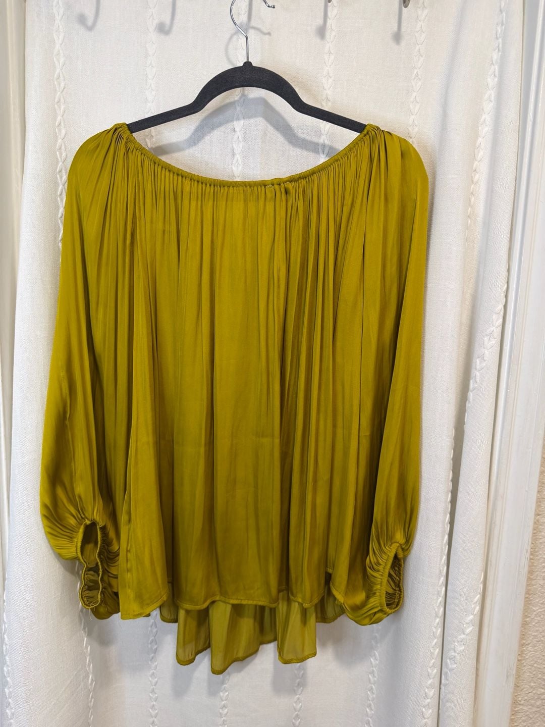 I Love Women’s Large Olive Green Satin Blouse Balloon Sleeve Peasant Top 3