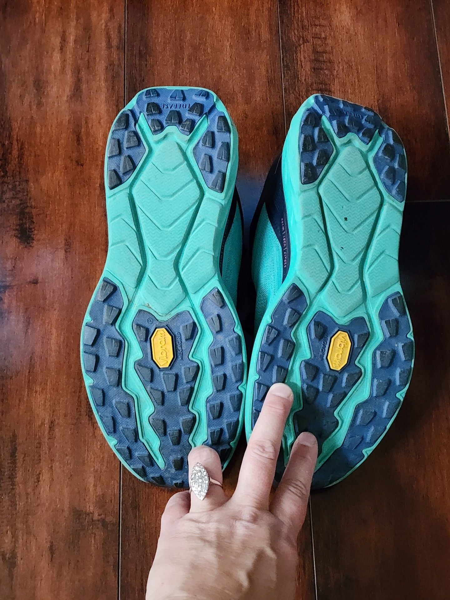 HOKA One One Zinal Women’s Trail Running Shoes Size 9B Teal Purple 10