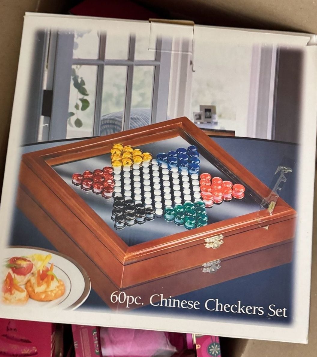 60pc Chinese Checkers Set Wooden Storage Box With Glass Board 1