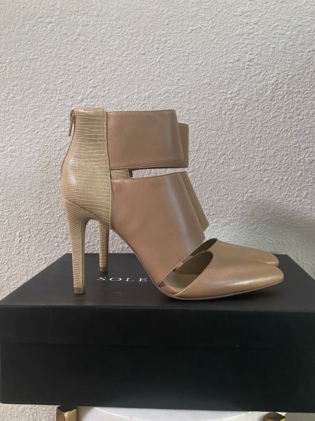 Sole Society Cutout Stiletto Booties Beige Snake Heels 9