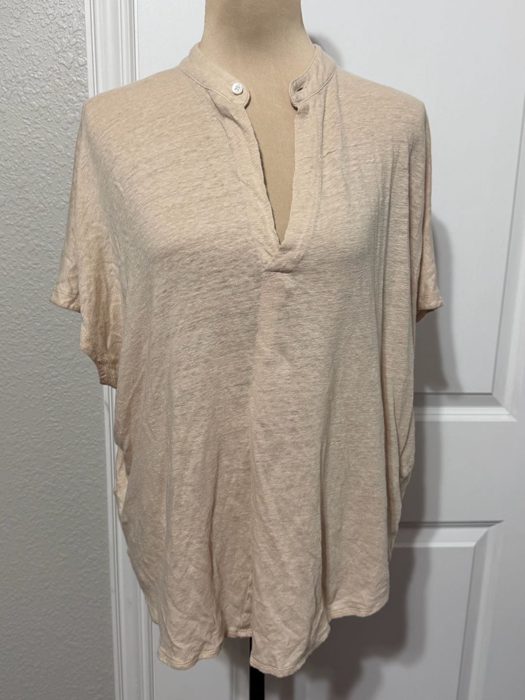 Club Monaco Top Size M/M Beige V-Neck Button Placket Short Sleeve 2