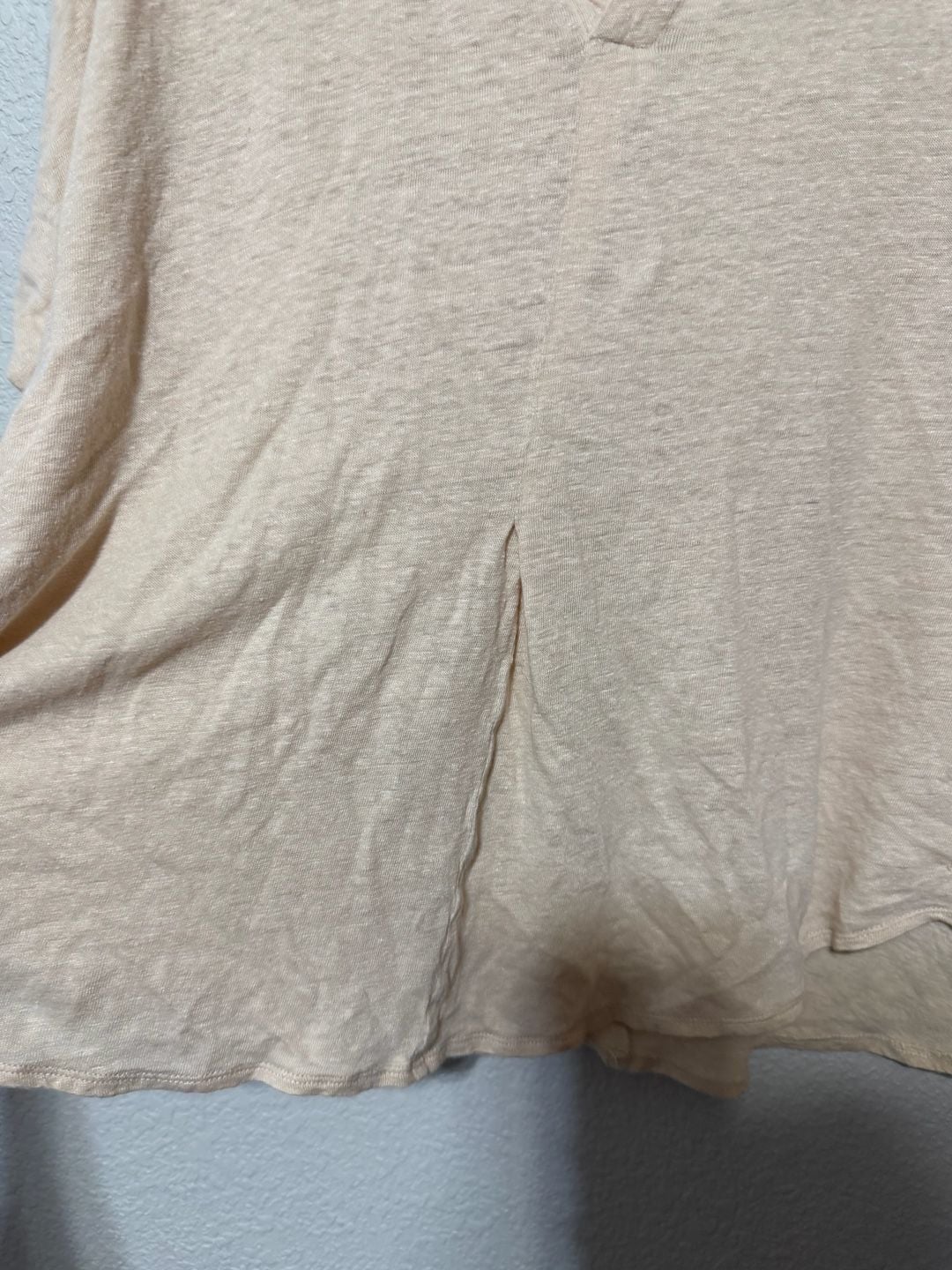 Club Monaco Top Size M/M Beige V-Neck Button Placket Short Sleeve 10