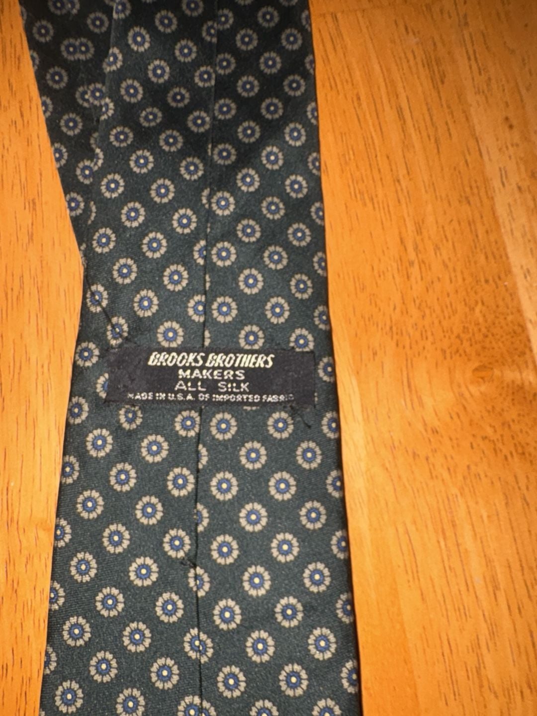 Brooks Brothers 100% Silk Medallion Necktie 3