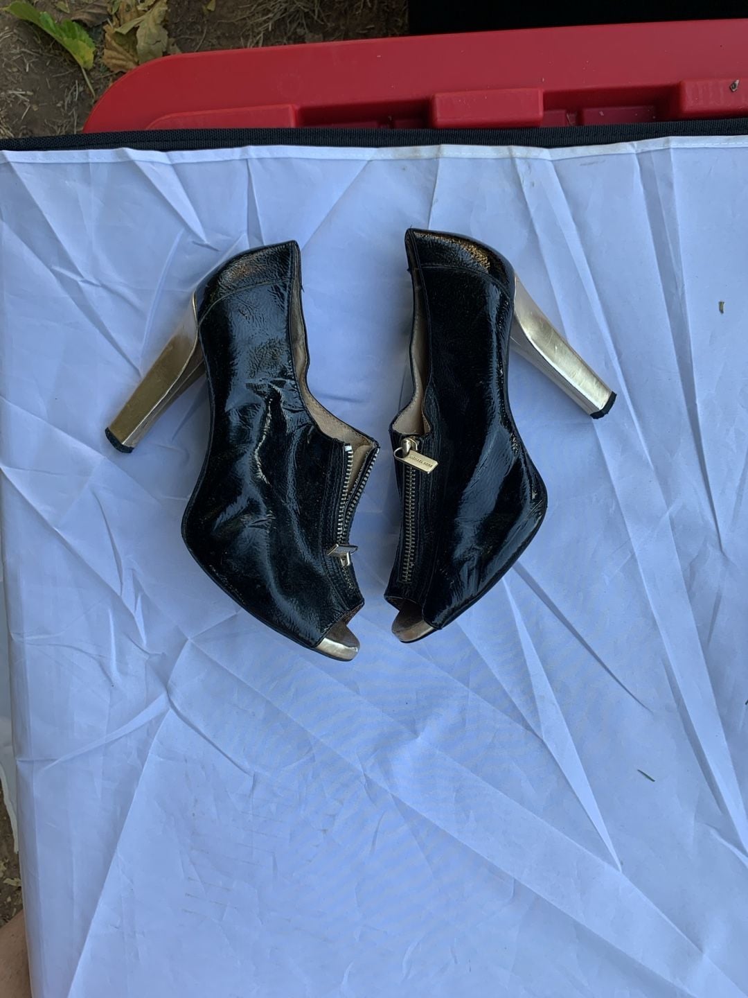 Michael Michael Kors Open Toe Bootie Heels Size 7.5 Black Patent Gold Heel 2