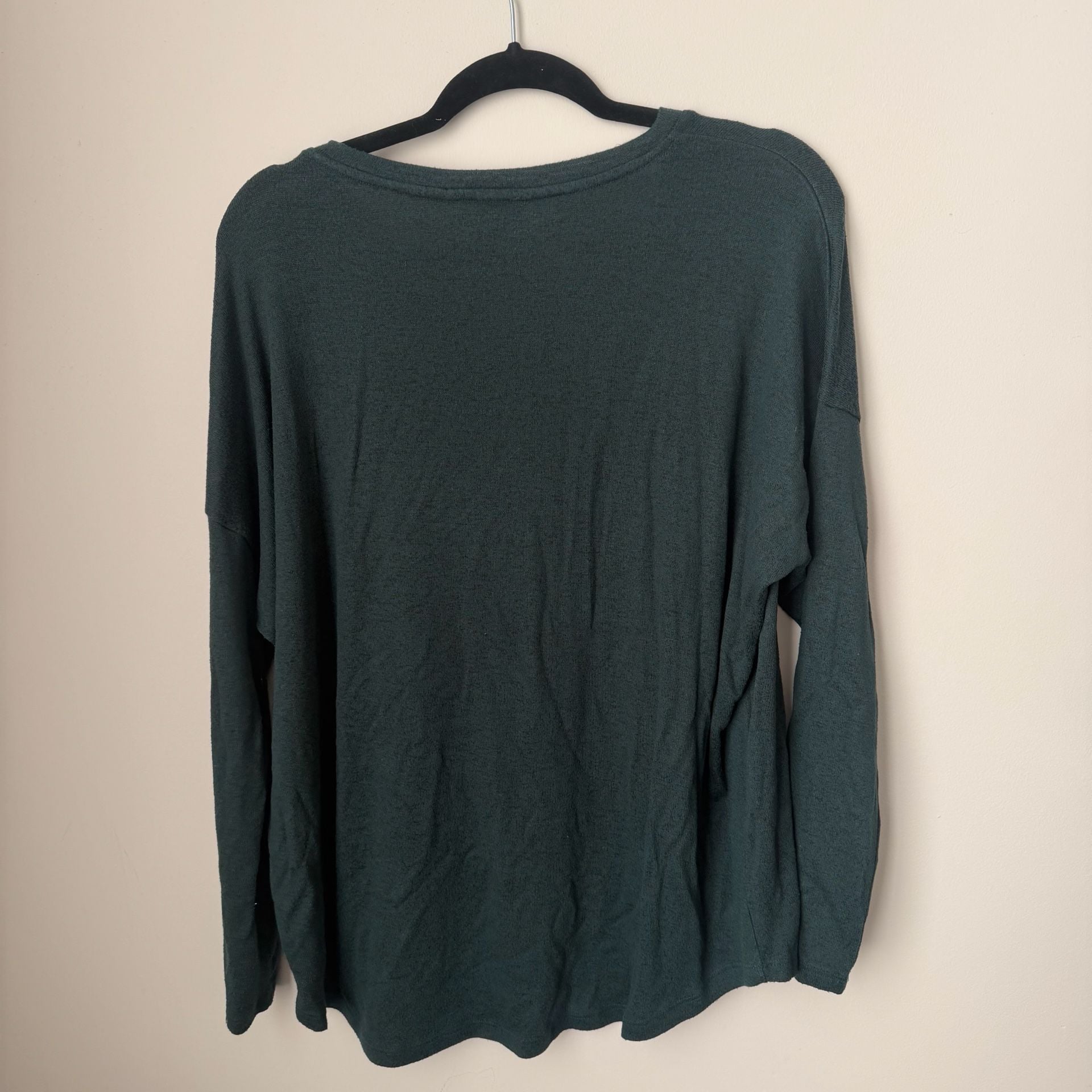 Well Worn Green V Neck Sweater Shirt Women's 4