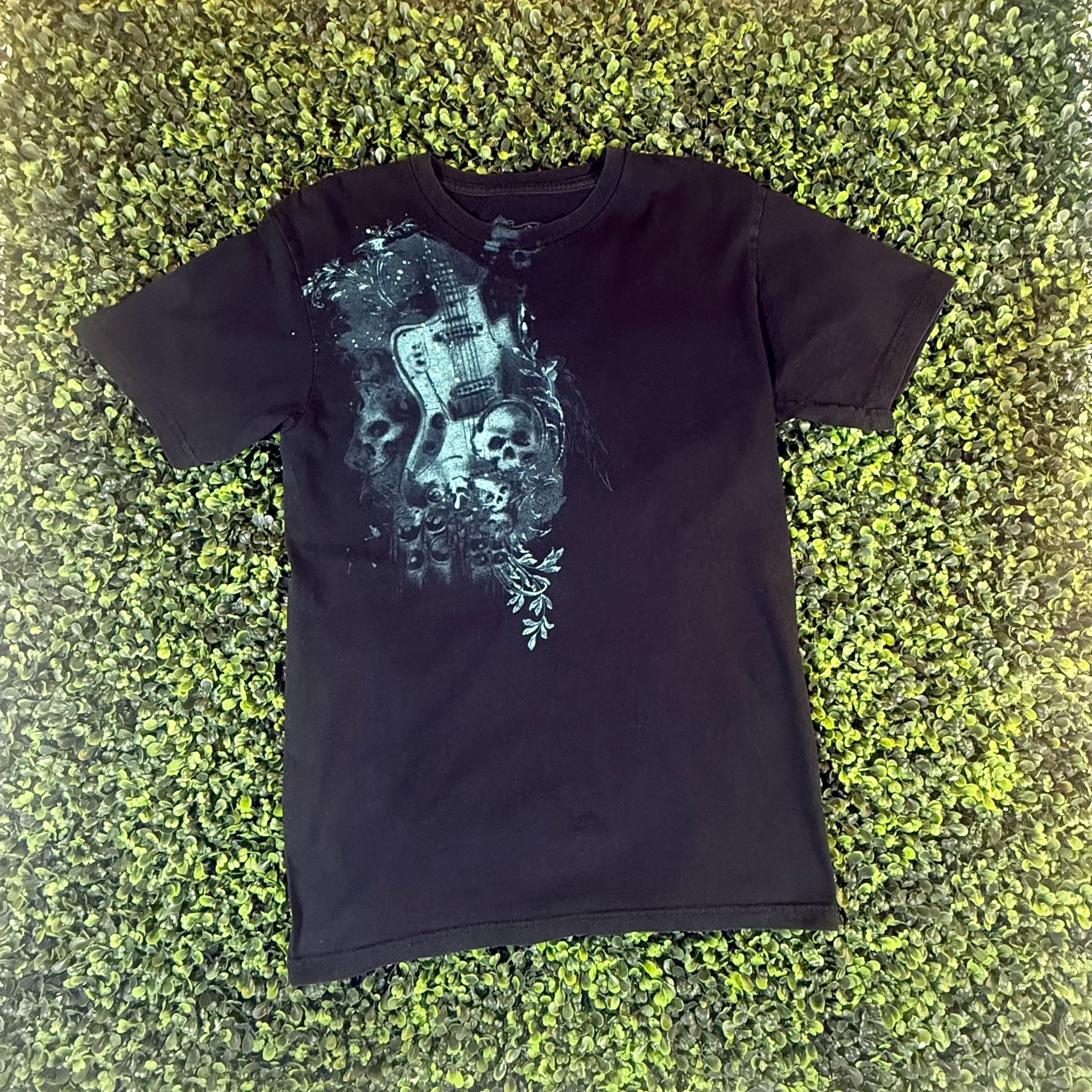 Affliction Graphic T-Shirt Black Skull Guitar Y2K Grunge 2