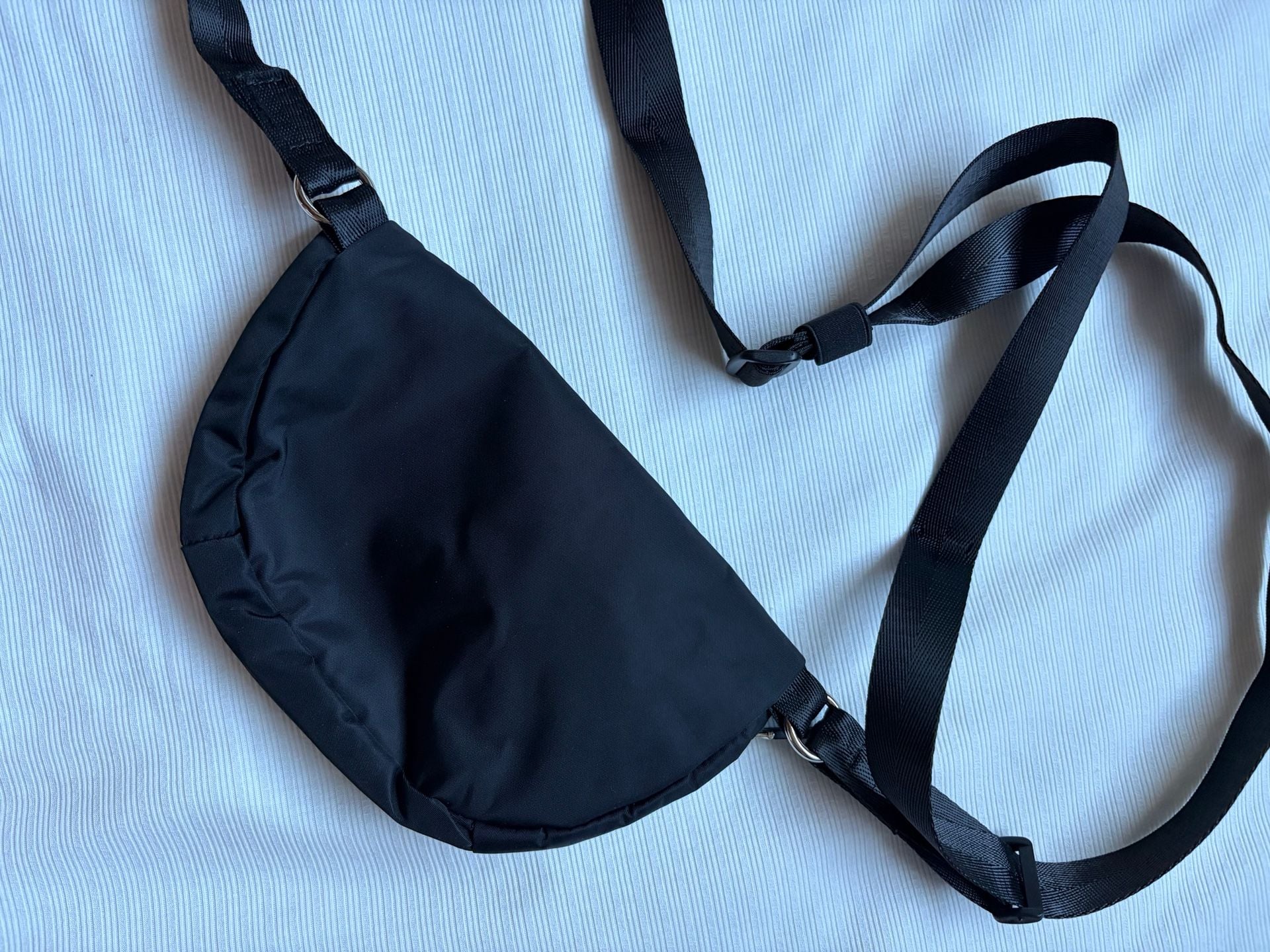 Lululemon Curved Crossbody Bag Black 6