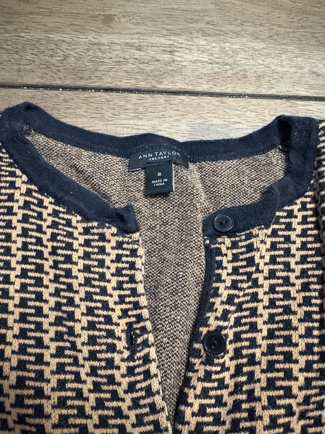 Ann Taylor Factory Cardigan Size M Patterned Knit Sweater 4