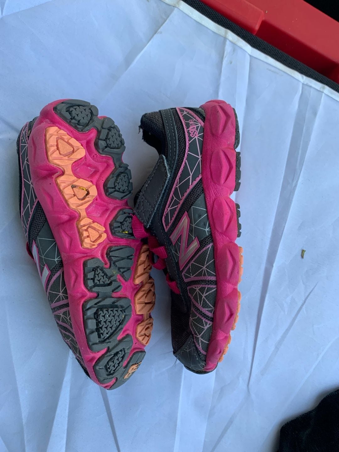 Kids New Balance 880v4 Size 8.5 Grey Pink Running Shoes 6