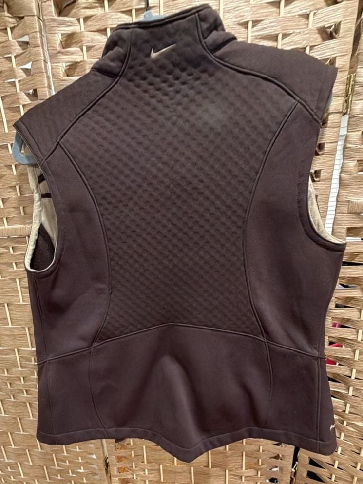 Nike Therma Fit Vest L 
Women’s Large
12-14
Brown Quilted Fleece Lined 7