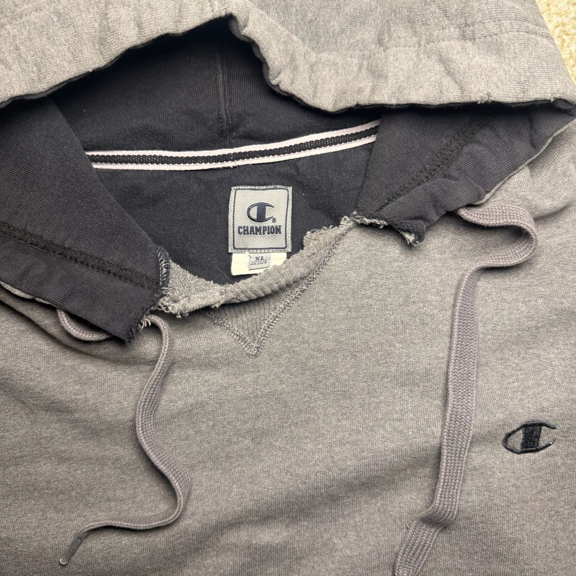 Champion Hoodie Sweatshirt Size XL Gray Distressed Vintage 4