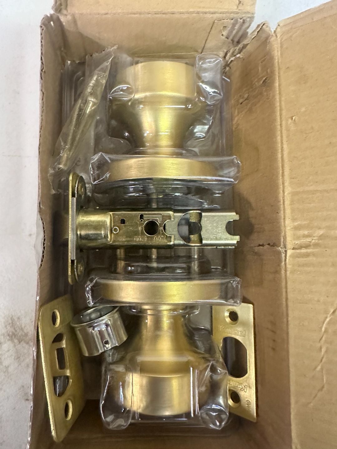 Kwikset Pismo Passage Door Knob Satin Brass 720PSK RDT 4 6AL RCS 3