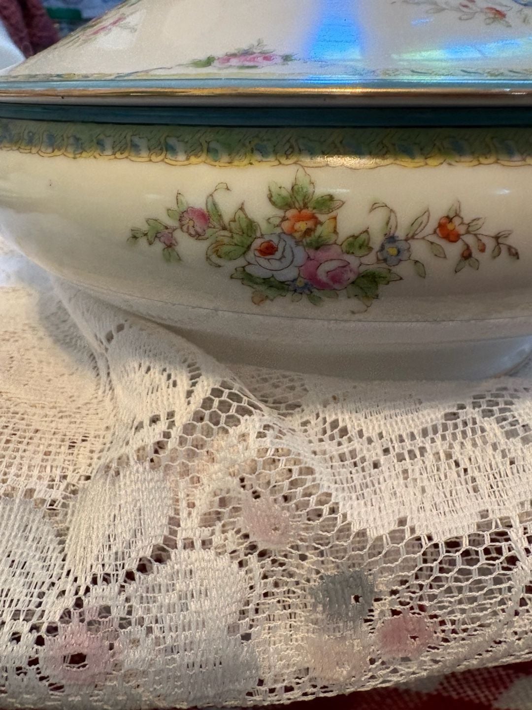Noritake Clintonia Floral Spray Covered Casserole Bowl 11