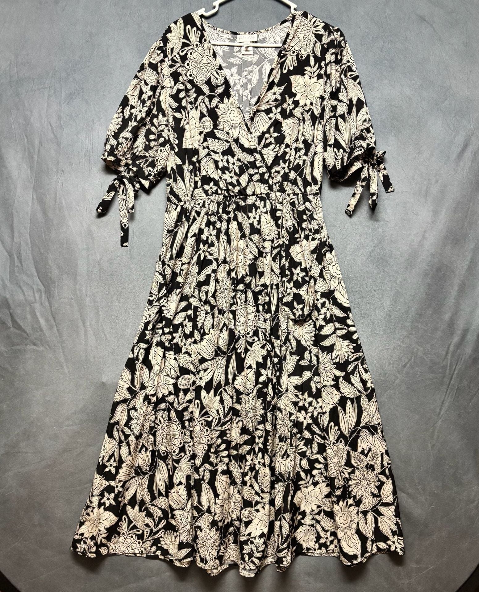 Kate & Lily Floral Midi Dress Size Petite XL Black White V-Neck Wrap 2
