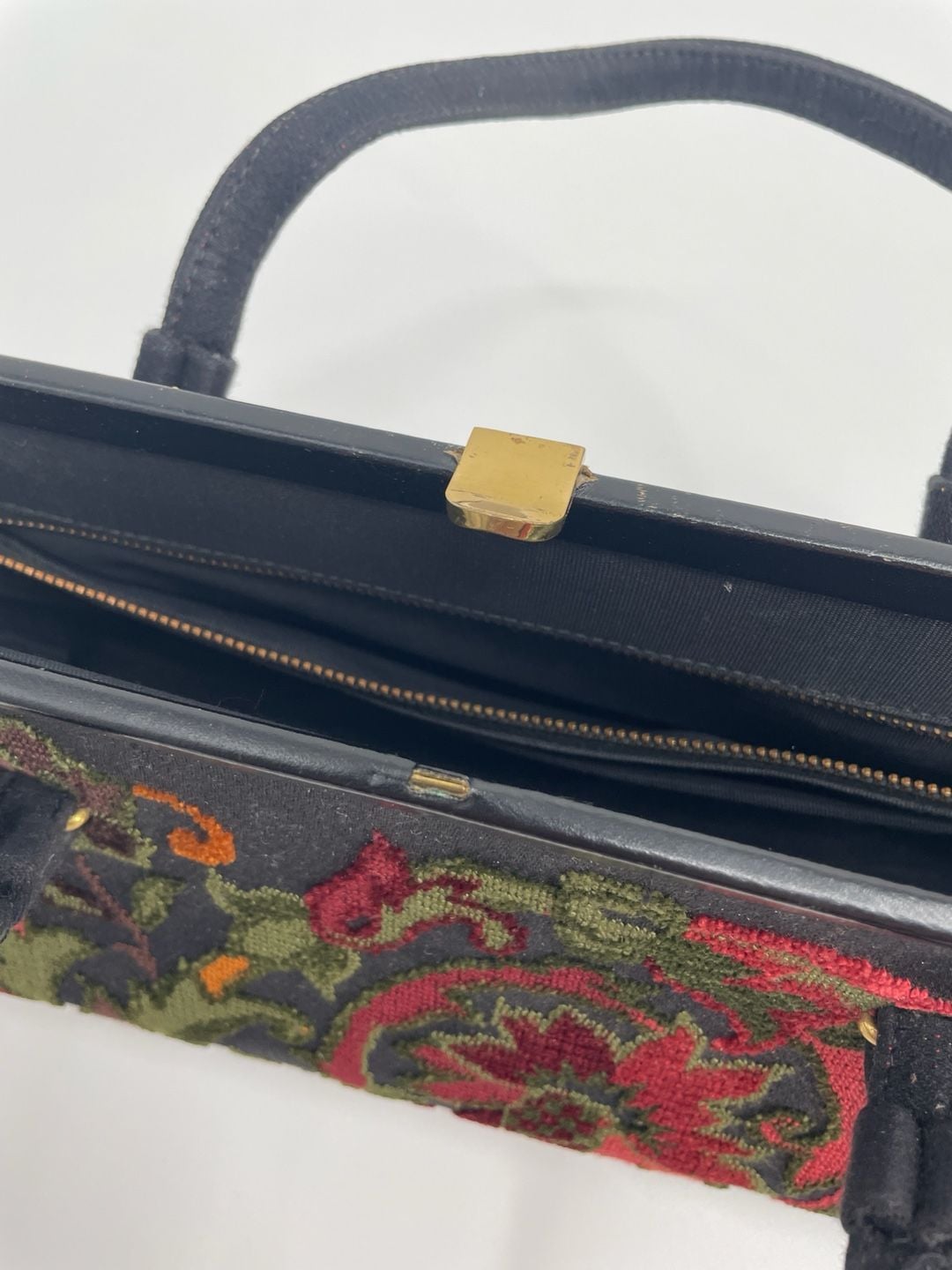 Vintage Tapestry Needlepoint Floral Frame Handbag Purse 7