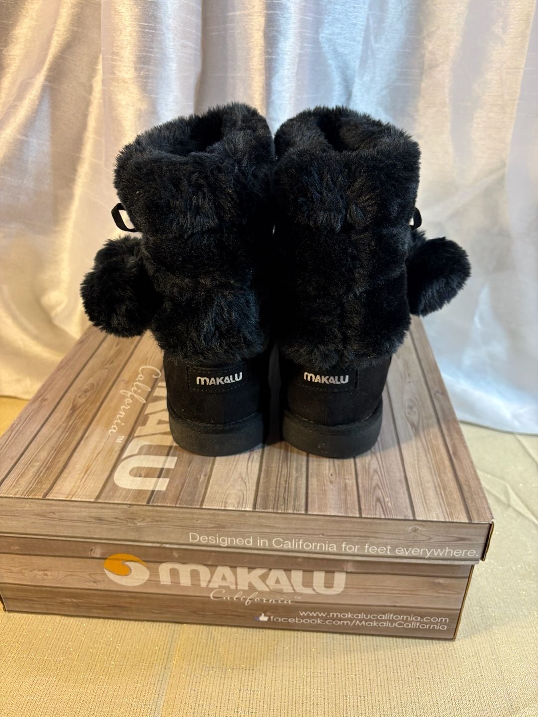 Makalu Fur Pom Pom Boots Size 8.5 Black Faux Suede Winter 5