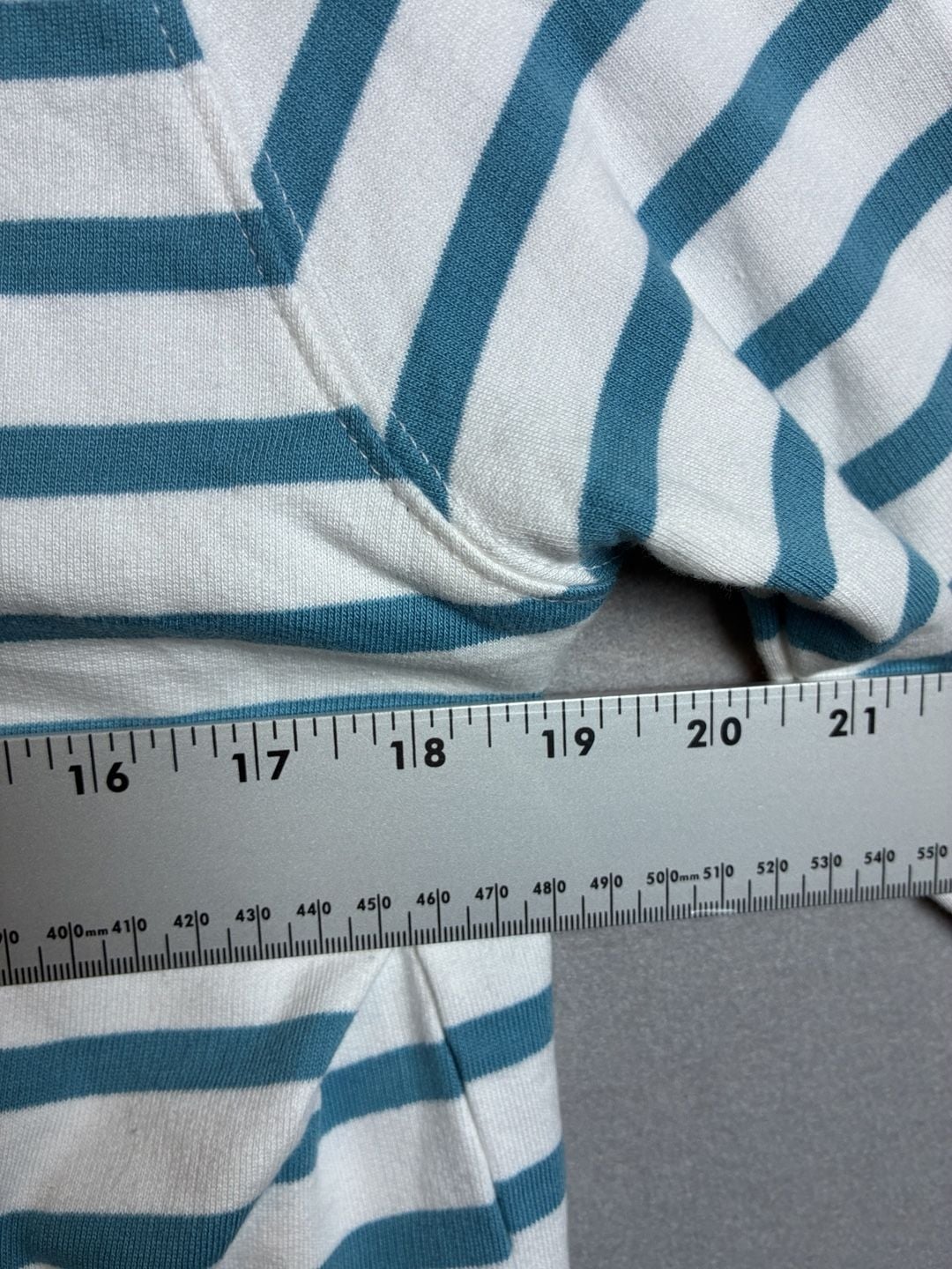 Johnnie-O Gilley Striped Pullover Hoodie Boys 16 White Blue LS 100% cotton 9